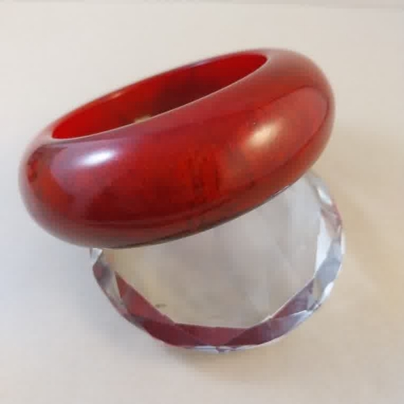 Vintage Bakelite Red Resin Dome Bangle Bracelet - Picture 15 of 16